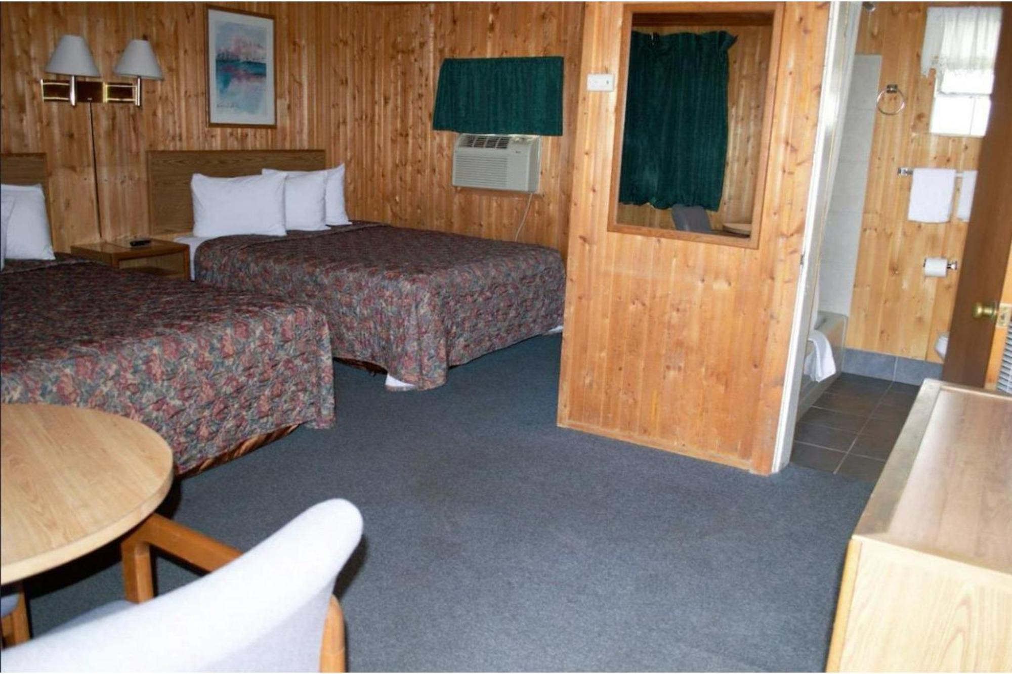 Green Acre Motel By Oyo Near Rush County Airport La Crosse Eksteriør bilde
